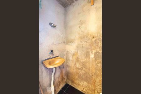 Casa à venda com 147m², 2 quartos e 2 vagas Casa à venda com 147m², 2 quartos e 2 vagasBanheiro Serviço