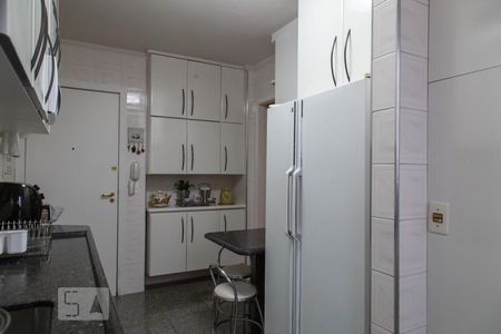 Apartamento à venda com 84m², 3 quartos e 2 vagas Apartamento à venda com 84m², 3 quartos e 2 vagasCozinha