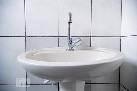 Banheiro de kitnet/studio para alugar com 1 quarto, 25m² em Jardim Japão, São Paulo