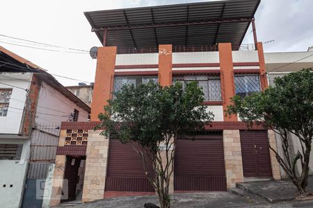 Casa para alugar com 360m², 4 quartos e 1 vagaFachada