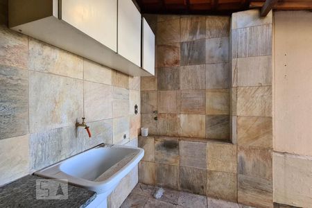 Casa à venda com 150m², 3 quartos e 2 vagas Casa à venda com 150m², 3 quartos e 2 vagasÁrea de Serviço