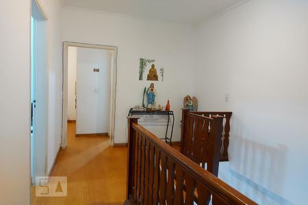 Casa à venda com 240m², 3 quartos e 2 vagas Casa à venda com 240m², 3 quartos e 2 vagasCorredor quartos