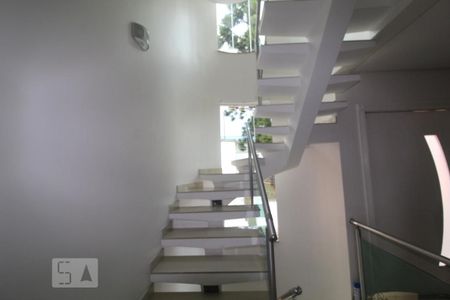 Casa à venda com 475m², 3 quartos e 5 vagasAcesso para as suites