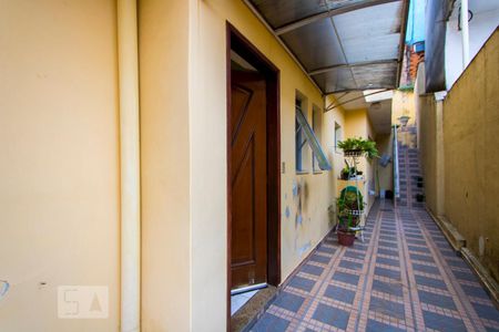 Casa à venda com 180m², 4 quartos e 2 vagas Casa à venda com 180m², 4 quartos e 2 vagasCorredor - Externo