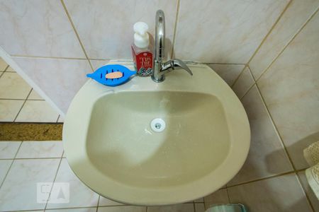 Casa à venda com 180m², 4 quartos e 2 vagas Casa à venda com 180m², 4 quartos e 2 vagasBanheiro Social 2