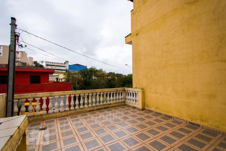 Casa à venda com 180m², 4 quartos e 2 vagas Casa à venda com 180m², 4 quartos e 2 vagasQuintal 1