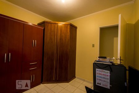 Casa à venda com 180m², 4 quartos e 2 vagas Casa à venda com 180m², 4 quartos e 2 vagasQuarto 4