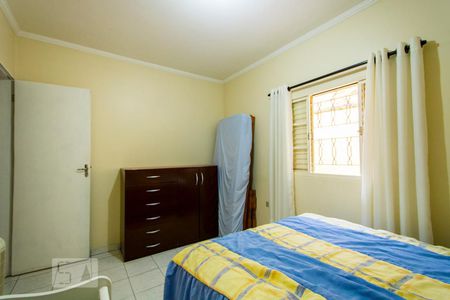 Casa à venda com 180m², 4 quartos e 2 vagas Casa à venda com 180m², 4 quartos e 2 vagasQuarto 3