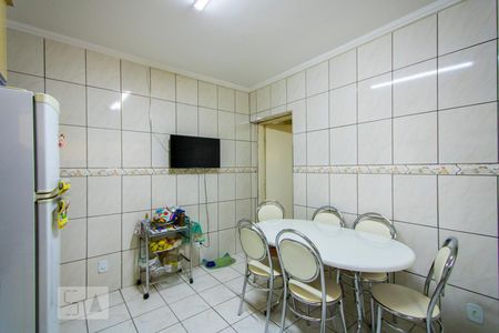 Casa à venda com 180m², 4 quartos e 2 vagas Casa à venda com 180m², 4 quartos e 2 vagasCozinha