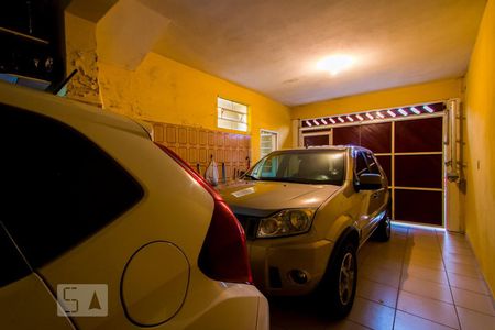 Casa à venda com 180m², 4 quartos e 2 vagas Casa à venda com 180m², 4 quartos e 2 vagasGaragem