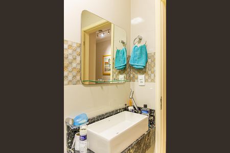 Casa de condomínio à venda com 165m², 3 quartos e 3 vagasBanheiro