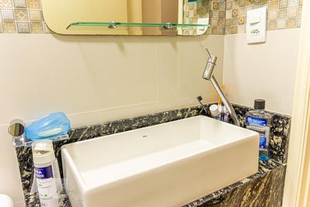 Casa de condomínio à venda com 165m², 3 quartos e 3 vagasBanheiro