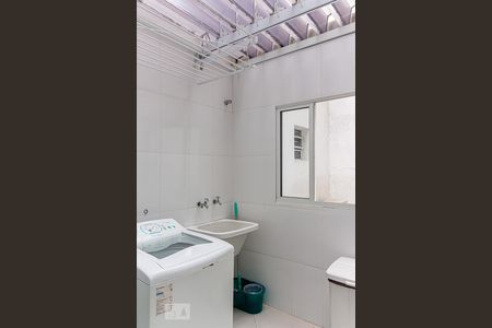 Casa de condomínio à venda com 165m², 3 quartos e 3 vagasÁrea de Serviço