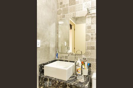 Casa de condomínio à venda com 165m², 3 quartos e 3 vagasBanheiro da Suíte 