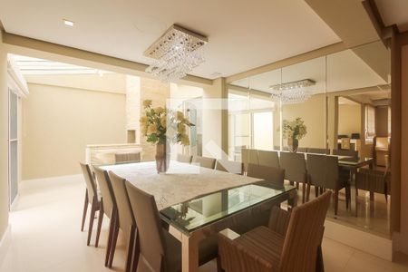 Sala de casa de condomínio à venda com 4 quartos, 260m² em Boa Vista, Porto Alegre