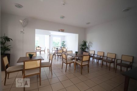 Apartamento à venda com 35m², 1 quarto e 1 vaga Apartamento à venda com 35m², 1 quarto e 1 vagaÁrea comum - Salão de festas