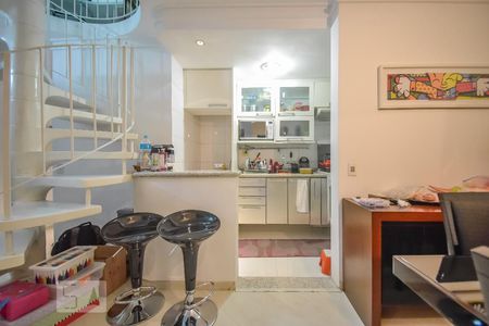 Apartamento à venda com 90m², 2 quartos e 2 vagas Apartamento à venda com 90m², 2 quartos e 2 vagasCozinha