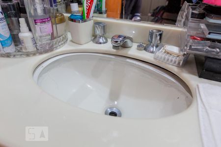 Apartamento à venda com 107m², 2 quartos e 1 vagaBanheiro da Suíte 1