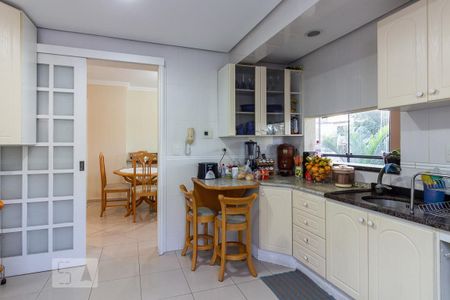 Apartamento à venda com 230m², 3 quartos e 2 vagasCozinha