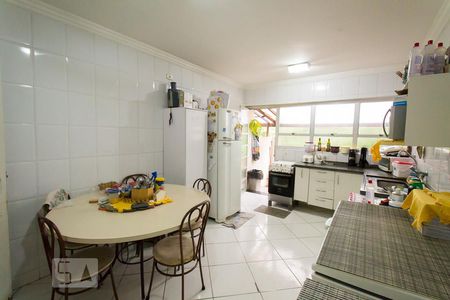 Casa à venda com 226m², 3 quartos e 3 vagasCozinha