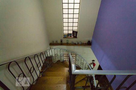 Casa à venda com 226m², 3 quartos e 3 vagasEscada