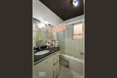 Casa à venda com 226m², 3 quartos e 3 vagasBanheiro