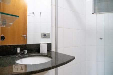 Banheiro de kitnet/studio para alugar com 1 quarto, 20m² em Setor de Habitações Individuais Norte, Brasília
