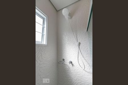 Casa à venda com 170m², 3 quartos e 1 vagaBanheiro da Suíte 1 - Chuveiro