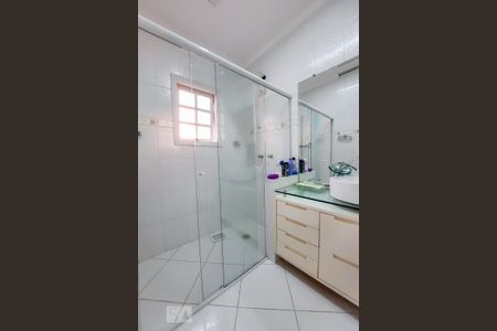 Casa à venda com 450m², 4 quartos e 6 vagasBanheiro da Suíte 4