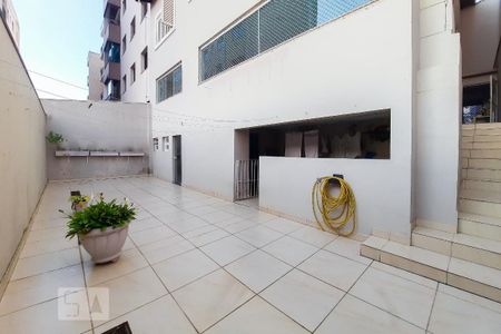 Casa à venda com 450m², 4 quartos e 6 vagasQuintal