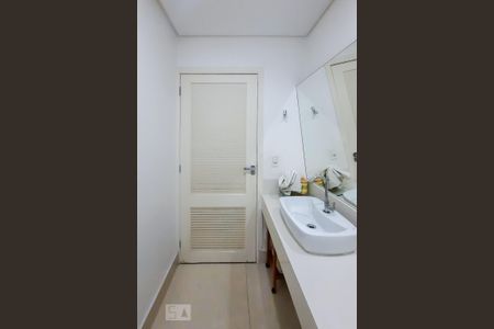 Casa à venda com 450m², 4 quartos e 6 vagasLavabo 1