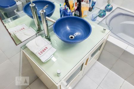 Casa à venda com 450m², 4 quartos e 6 vagasBanheiro da Suíte 1