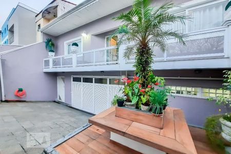 Casa à venda com 450m², 4 quartos e 6 vagasFachada