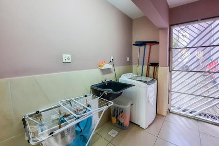 Casa à venda com 450m², 4 quartos e 6 vagasÁrea de Serviço