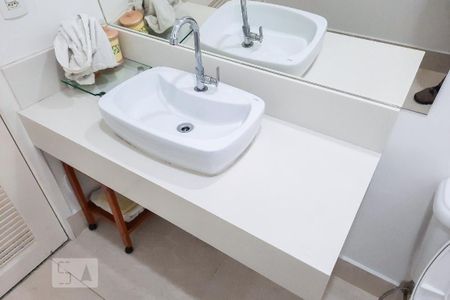 Casa à venda com 450m², 4 quartos e 6 vagasLavabo 1