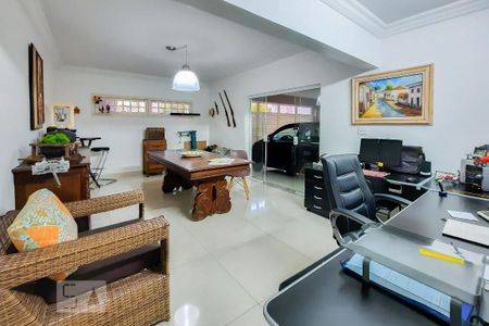 Casa à venda com 450m², 4 quartos e 6 vagasEscritório