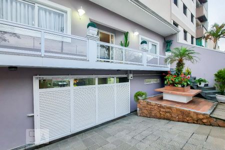 Casa à venda com 450m², 4 quartos e 6 vagasFachada