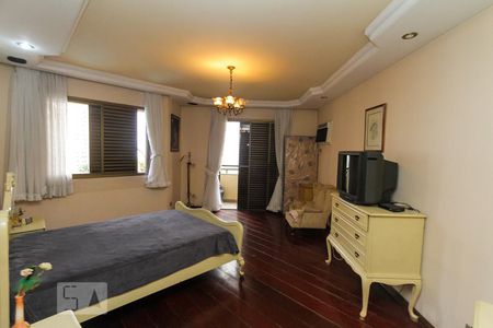 Apartamento para alugar com 300m², 4 quartos e 4 vagas Apartamento para alugar com 300m², 4 quartos e 4 vagasSuite