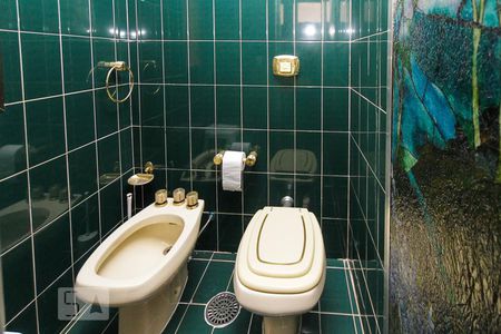 Apartamento para alugar com 300m², 4 quartos e 4 vagas Apartamento para alugar com 300m², 4 quartos e 4 vagasBanheiro da Suite