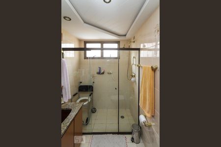 Apartamento para alugar com 300m², 4 quartos e 4 vagas Apartamento para alugar com 300m², 4 quartos e 4 vagasBanheiro da Suite 02