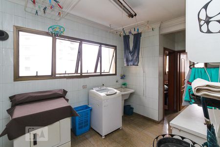 Apartamento para alugar com 300m², 4 quartos e 4 vagas Apartamento para alugar com 300m², 4 quartos e 4 vagasÁrea de Serviço