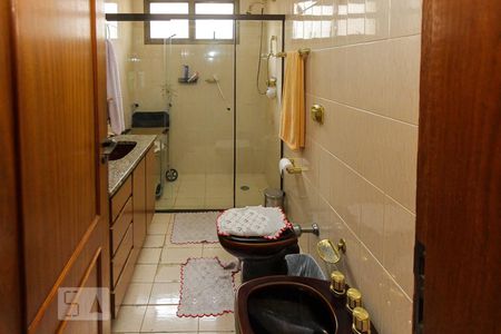 Apartamento para alugar com 300m², 4 quartos e 4 vagas Apartamento para alugar com 300m², 4 quartos e 4 vagasBanheiro da Suite 02