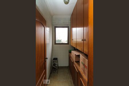 Apartamento para alugar com 300m², 4 quartos e 4 vagas Apartamento para alugar com 300m², 4 quartos e 4 vagasQuarto de Serviço
