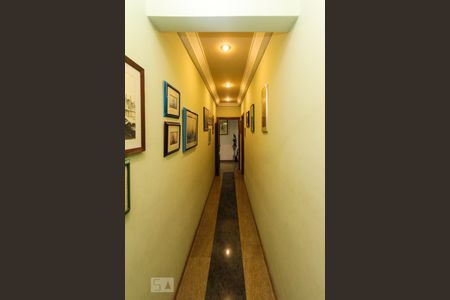 Apartamento para alugar com 300m², 4 quartos e 4 vagas Apartamento para alugar com 300m², 4 quartos e 4 vagasCorredor