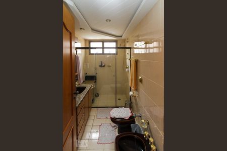 Apartamento para alugar com 300m², 4 quartos e 4 vagas Apartamento para alugar com 300m², 4 quartos e 4 vagasBanheiro da Suite 02