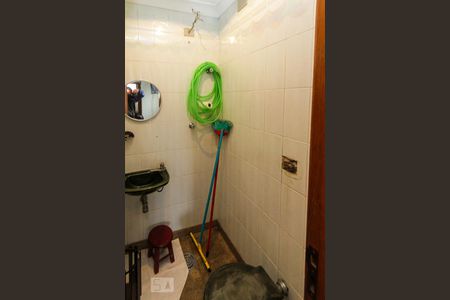 Apartamento para alugar com 300m², 4 quartos e 4 vagas Apartamento para alugar com 300m², 4 quartos e 4 vagasBanheiro de Serviço