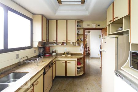 Apartamento para alugar com 300m², 4 quartos e 4 vagas Apartamento para alugar com 300m², 4 quartos e 4 vagasCozinha