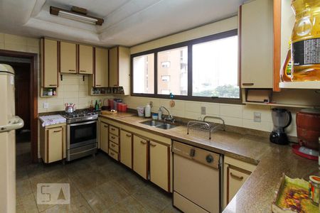 Apartamento para alugar com 300m², 4 quartos e 4 vagas Apartamento para alugar com 300m², 4 quartos e 4 vagasCozinha