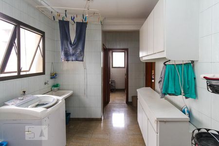 Apartamento para alugar com 300m², 4 quartos e 4 vagas Apartamento para alugar com 300m², 4 quartos e 4 vagasÁrea de Serviço