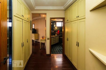 Apartamento para alugar com 300m², 4 quartos e 4 vagas Apartamento para alugar com 300m², 4 quartos e 4 vagasCloset da suite